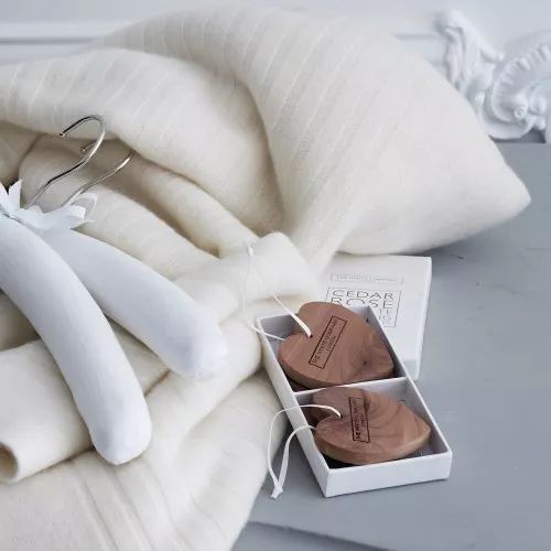 买了很贵的衣服值得吗,买羊绒衫还是买羊绒大衣