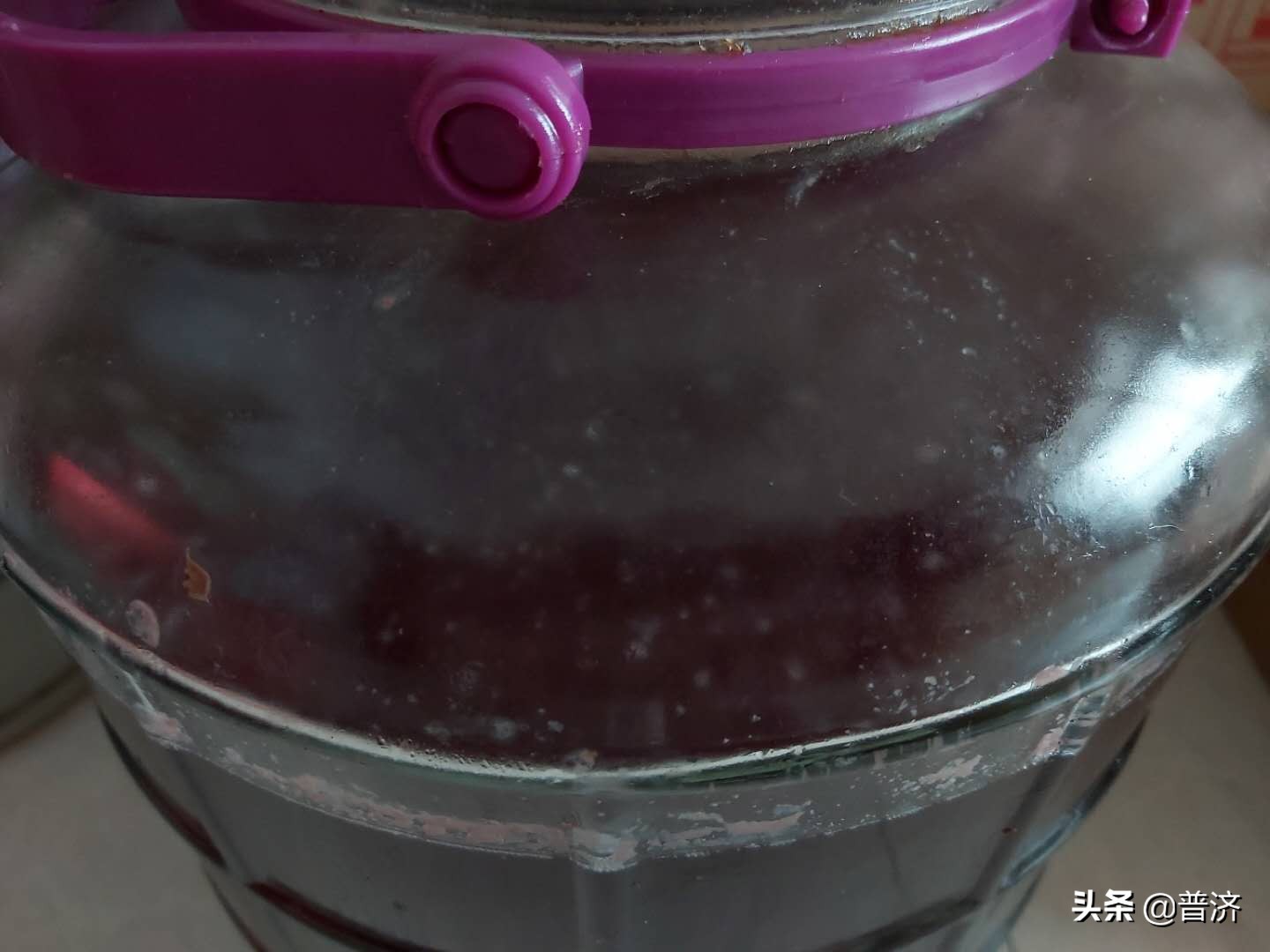 家里自制葡萄酒保质期多久,家中葡萄酒怎么储存最好