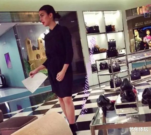 尤文图斯乔治娜c罗,尤文夺冠庆典c罗