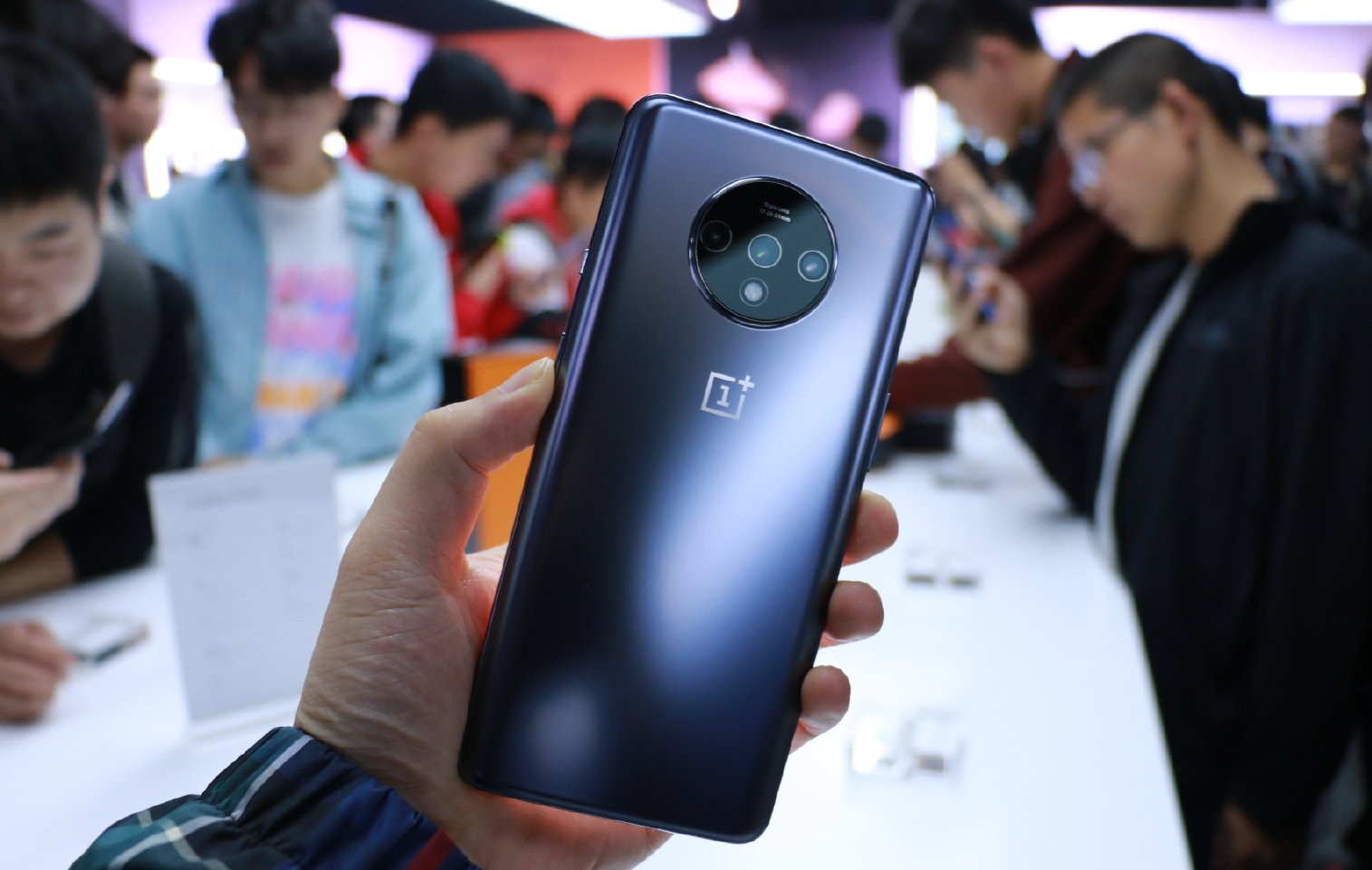 手机内存选128G还是256G?为何店老板劝我64G别考虑了