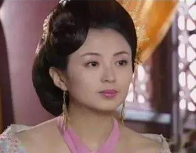 至尊红颜里的小多叫什么,至尊红颜赵文卓多少岁