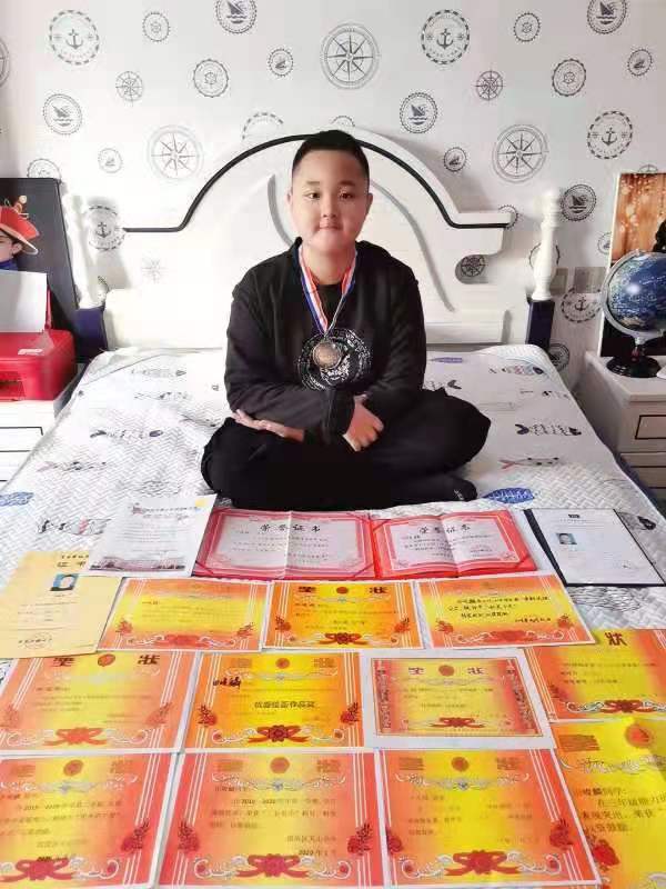 河南省象棋等级赛网络人气冠军--田峻麟