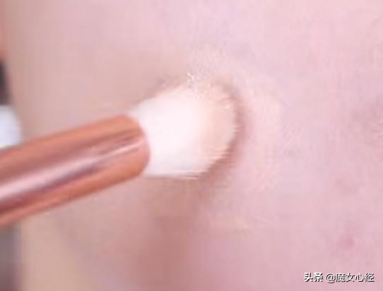 先上遮瑕还是先上粉底液比较好,底妆是先上防晒还是先上隔离