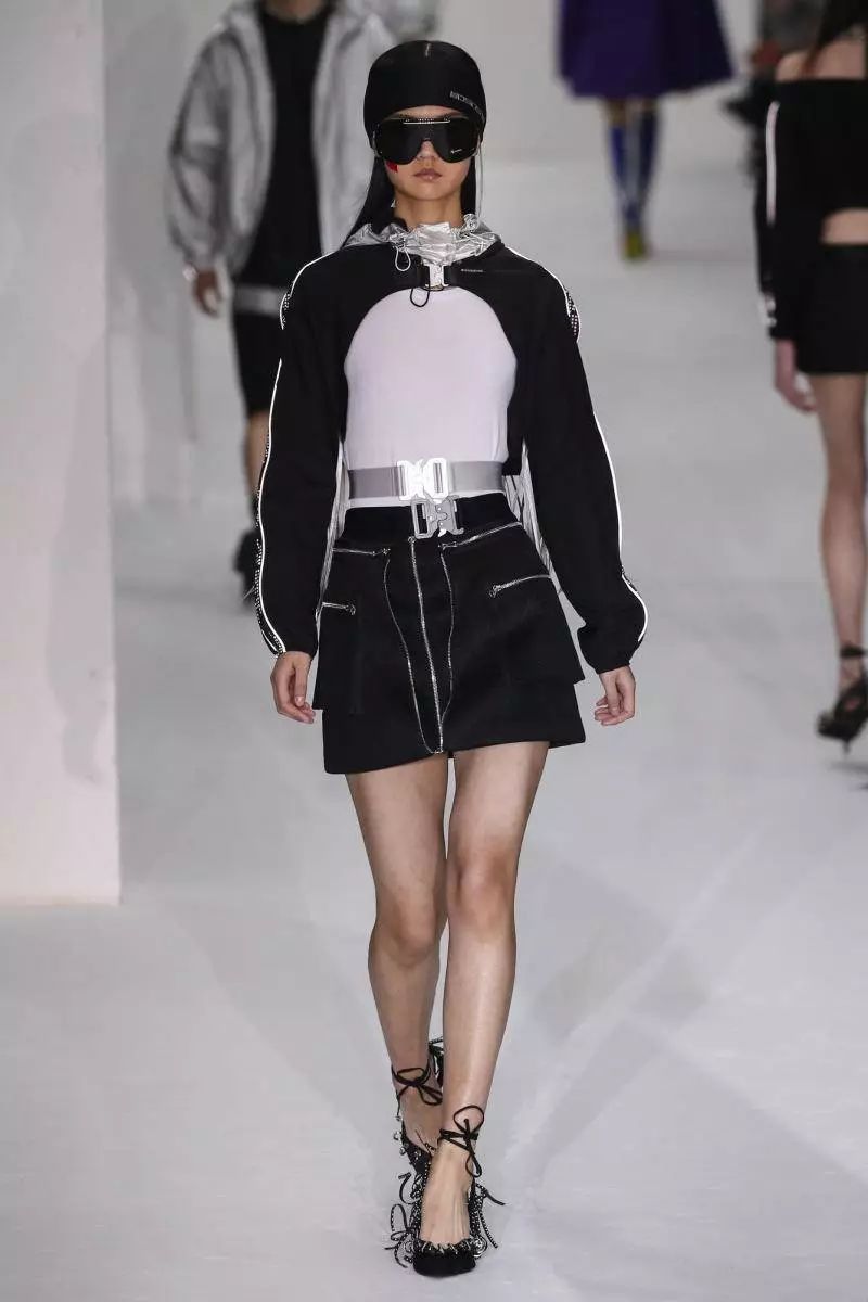 波司登羽绒时装周,波司登伦敦时装周中国红