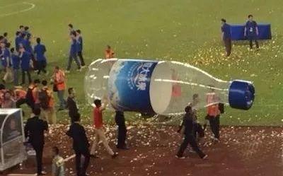 许家印对恒大冰泉定下目标,许家印谈恒大冰泉目标3年300亿