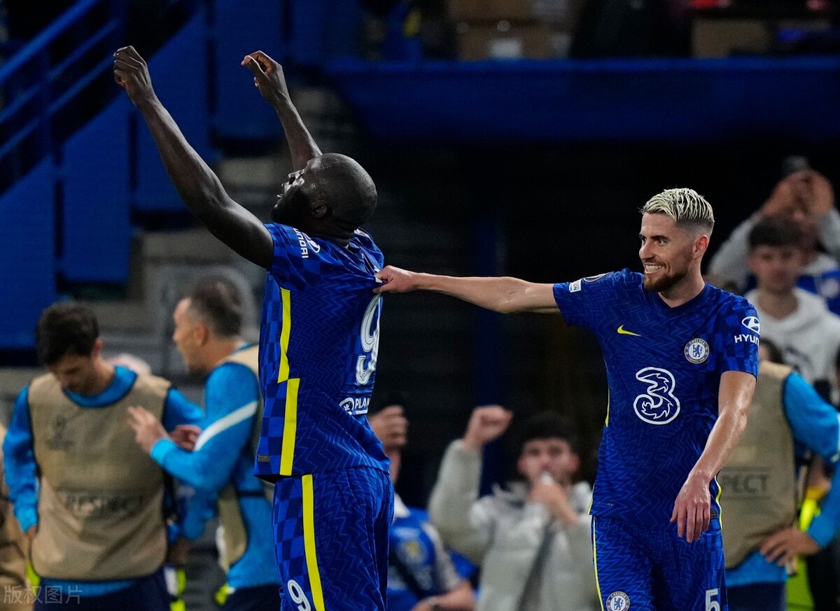 欧冠首轮综述！有大胜，有戴帽，有乌龙，有红牌，更有逆转奇迹