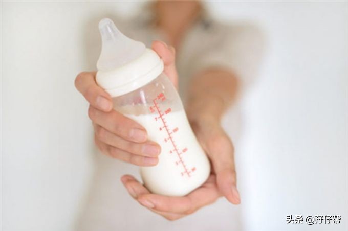 母乳配方奶混合喂养,双胞胎奶粉喂养技巧