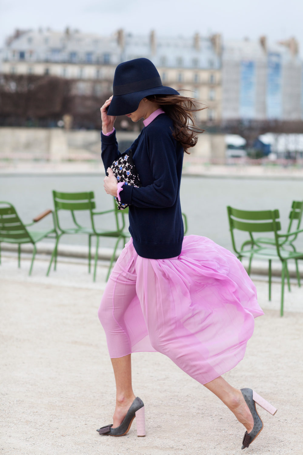 头小大脸选什么帽子好看,头大的人帽子如何选择