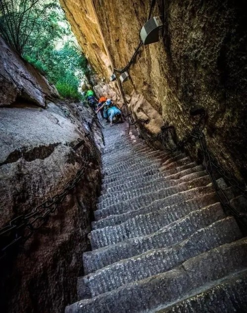华山白天登山攻略详细,华山晚上徒步登山详细攻略