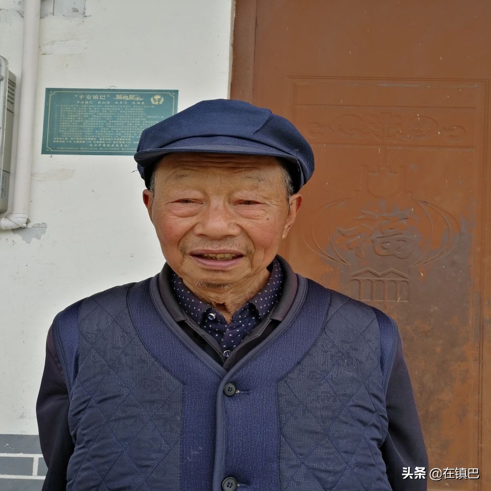 助人为乐教师事迹,乐于助人的老教师