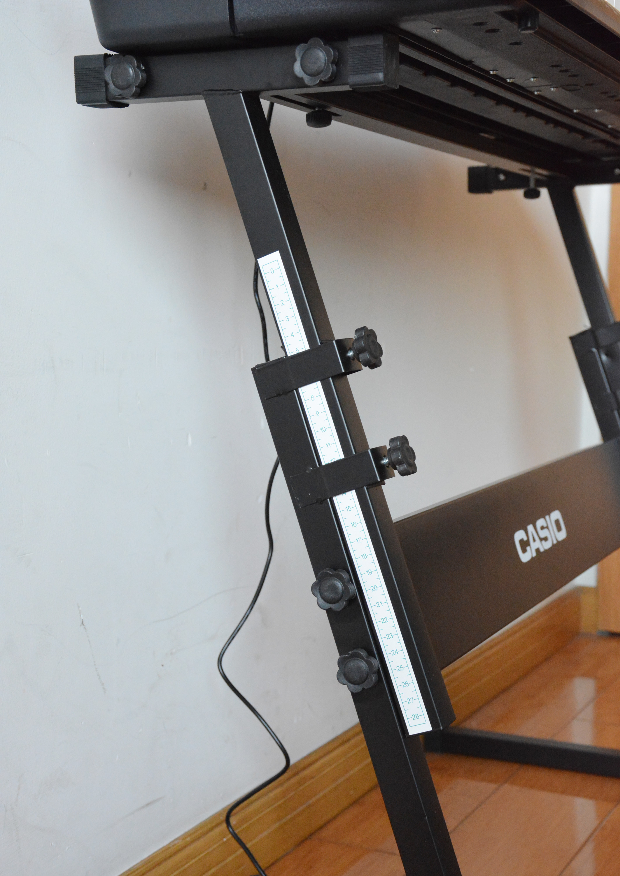 卡西欧电子琴插电还是使用电池,卡西欧电子琴弯音轮使用方法