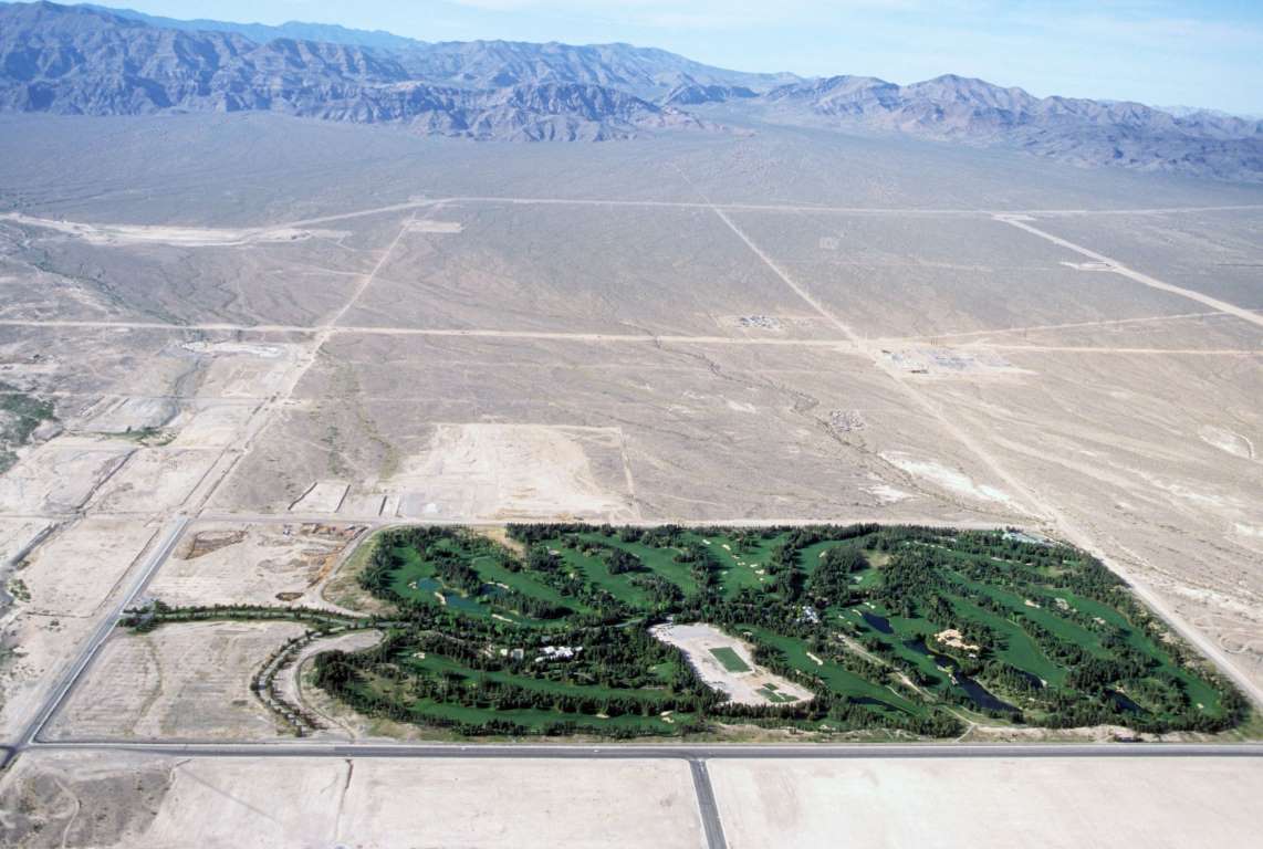 适合旅游地区的高尔夫球场,五一云旅游看世界