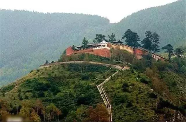 五台山文殊菩萨属于哪个宗,朝拜五台山文殊菩萨必须去的禅寺