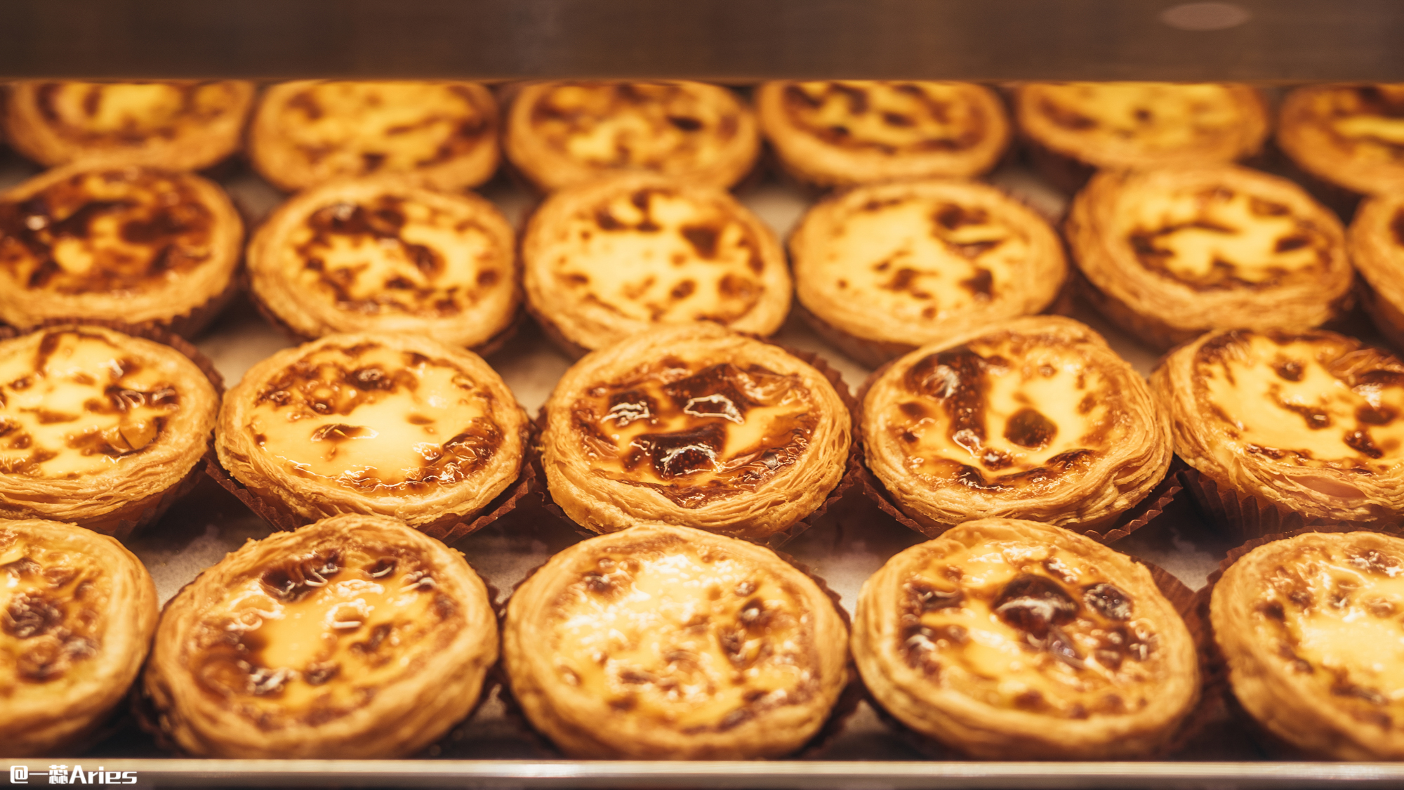 来澳门感受一下紫醉金迷,澳门一天游必去的美食街