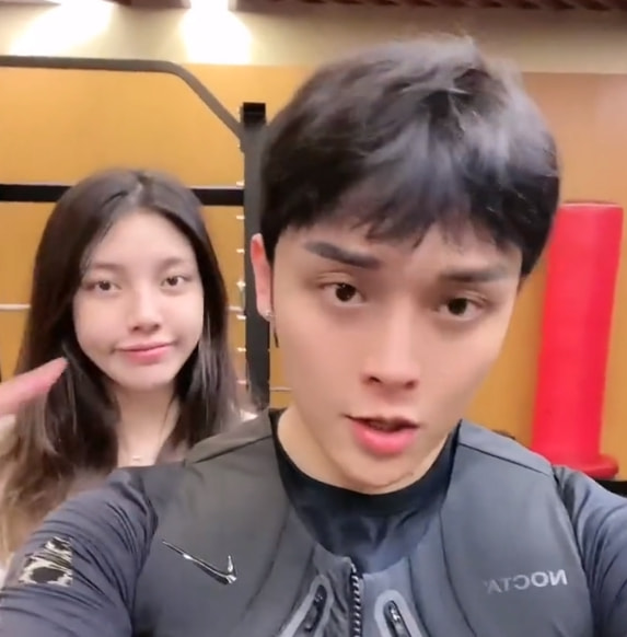 小猪先生开播诉苦,每月花销12W,扬言要留套别墅给小猪妹