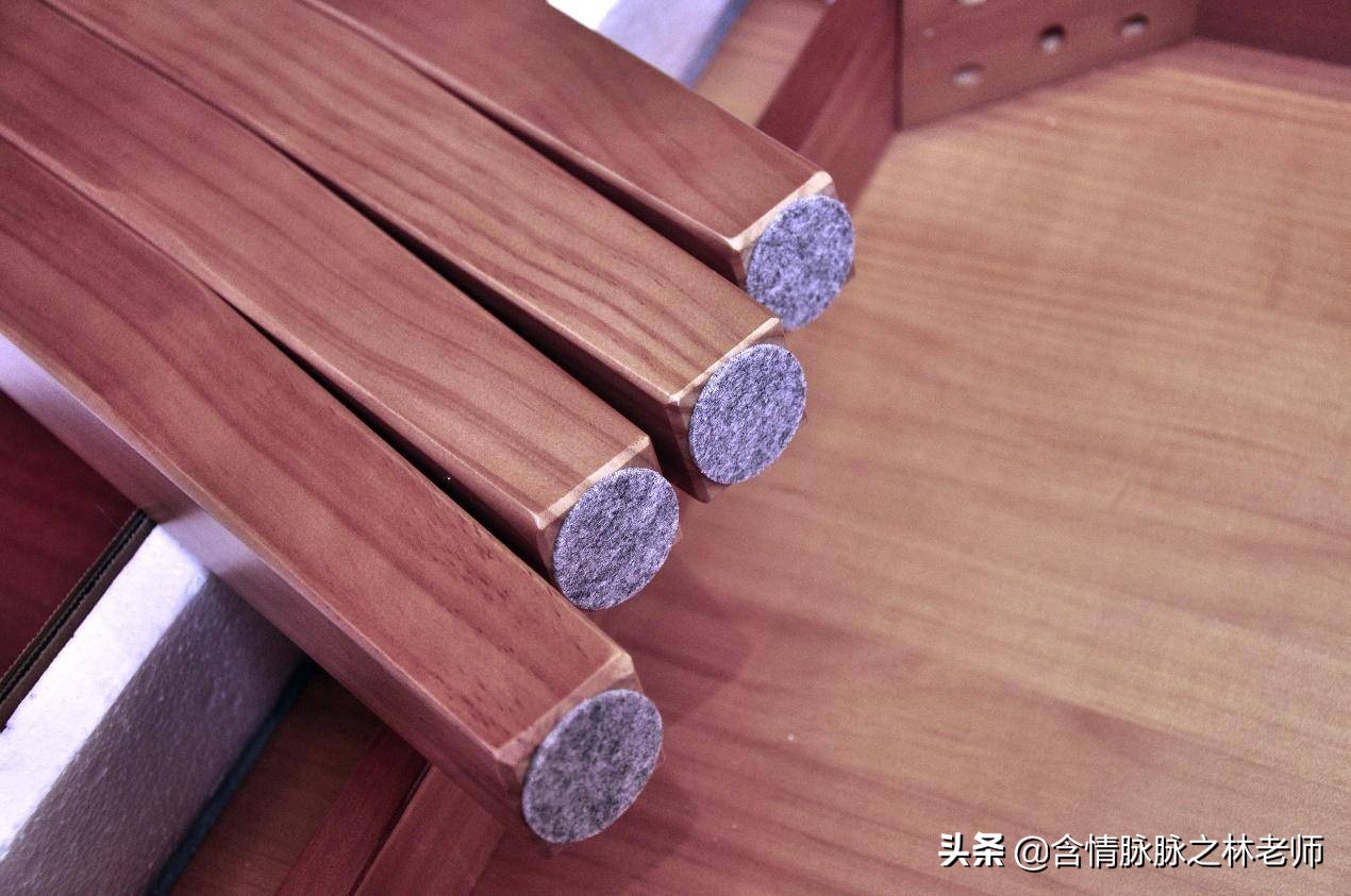 最新款式餐桌家用,实用实木餐桌款式推荐