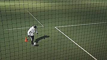 实况足球手机版花式过人技巧,五个过人小技巧