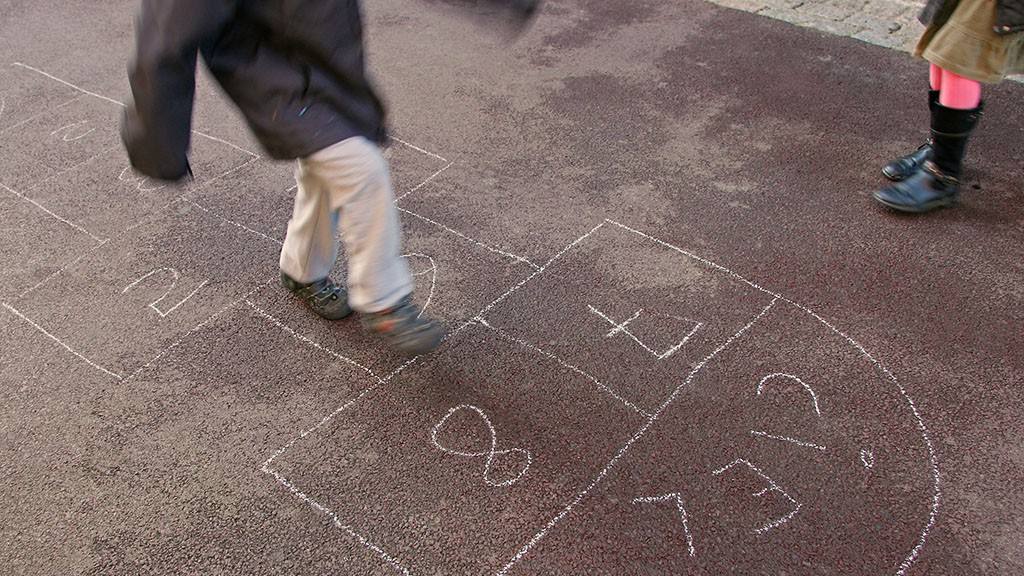 孩子贪玩好耍不爱学习,孩子贪玩但是学习还行