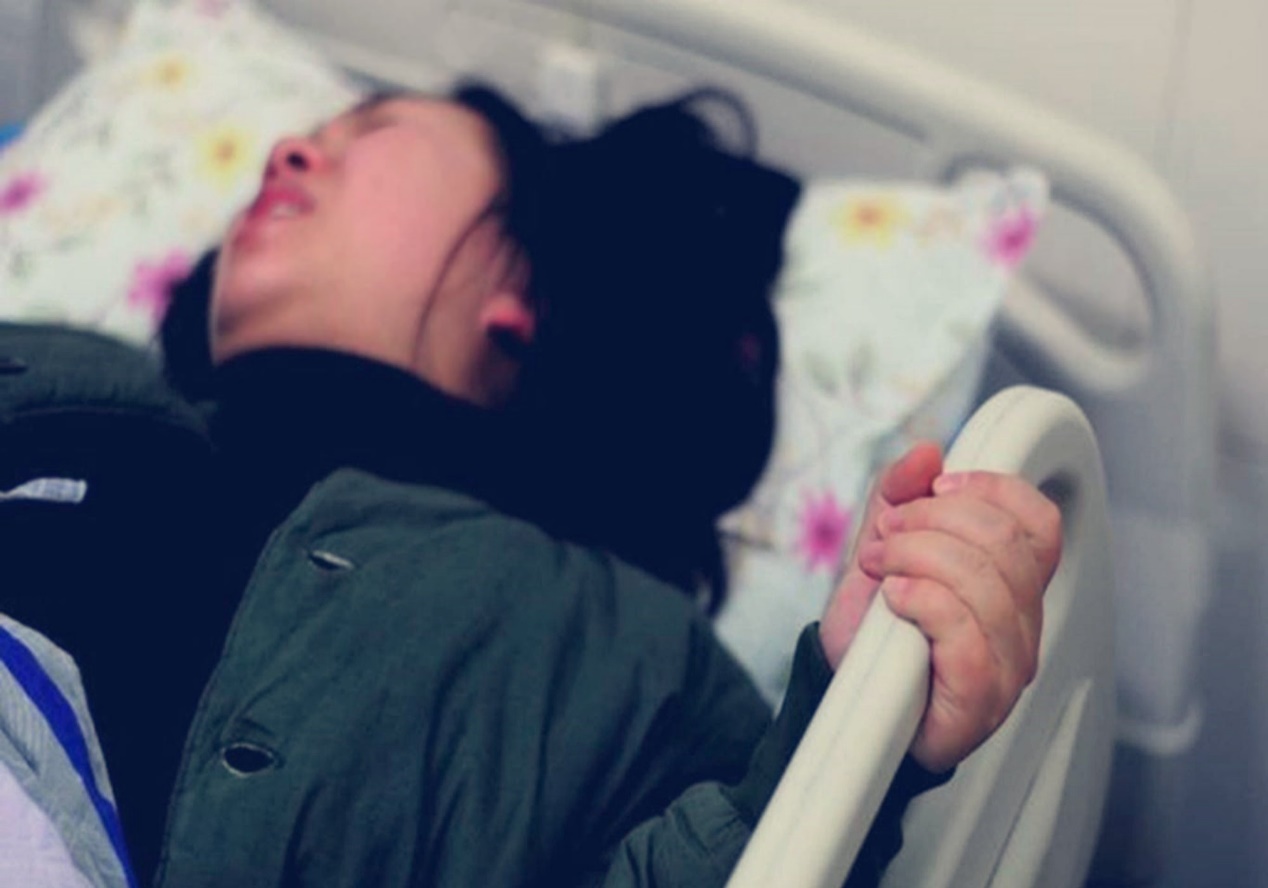 宝妈顺产生孩子在手术室大喊大叫,宝妈第五胎顺产大喊大叫