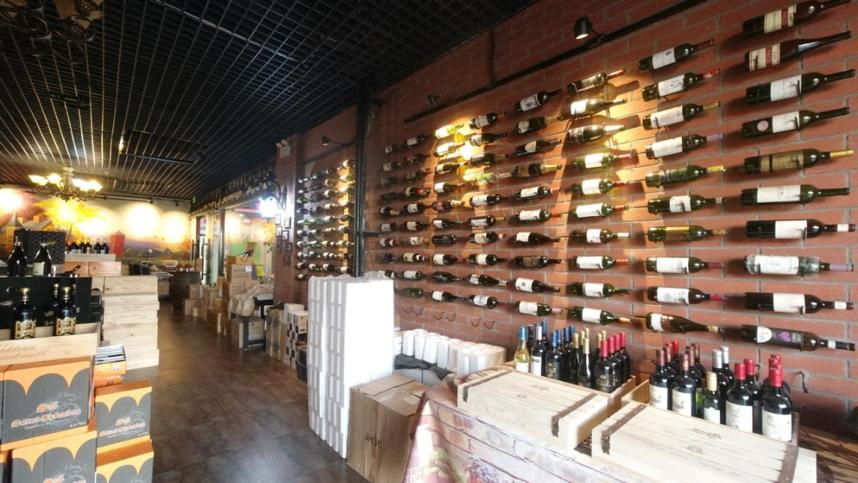 网上买的酒跟实体店的区别,去实体店买品牌酒靠谱吗