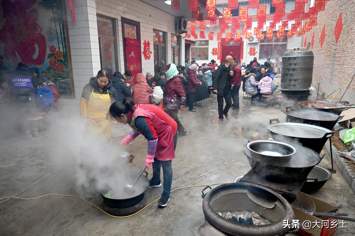 新春流动宴席一条龙服务,春节打工人返乡热潮