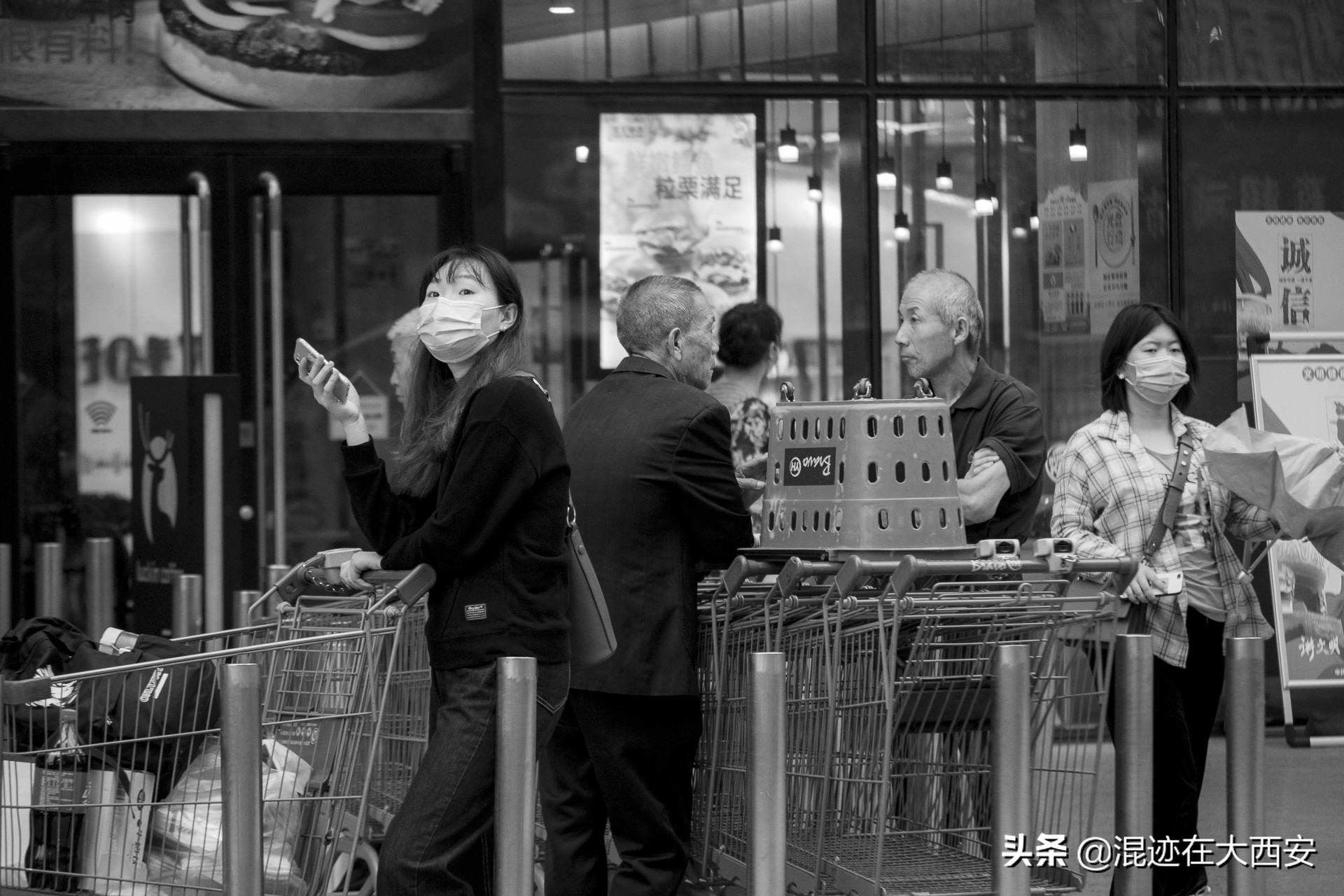 西安中贸广场夜景图,西安中贸广场攻略