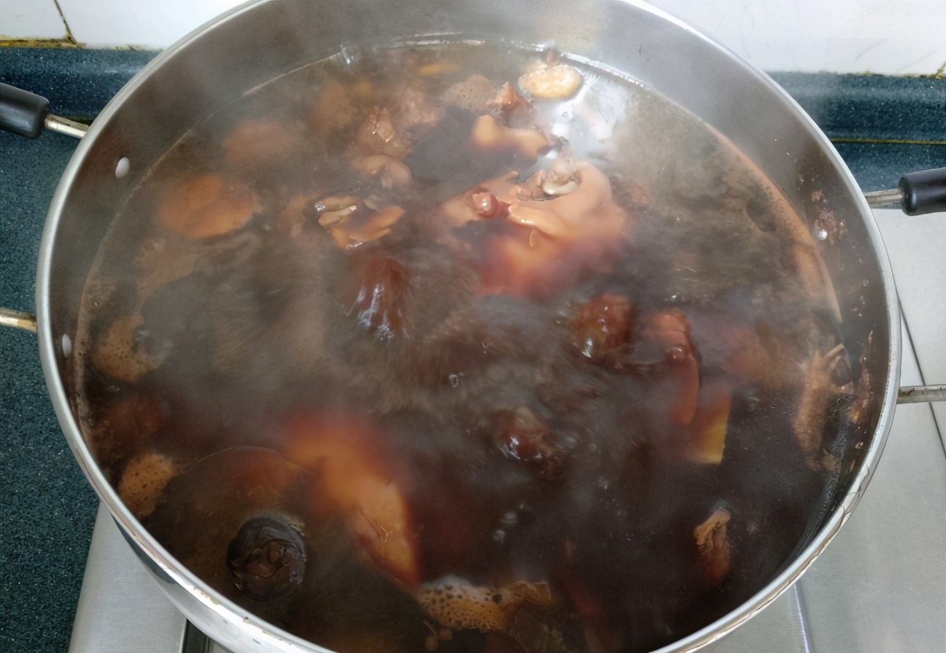 做酱猪蹄什么时候放盐,怎样做酱猪蹄好吃视频