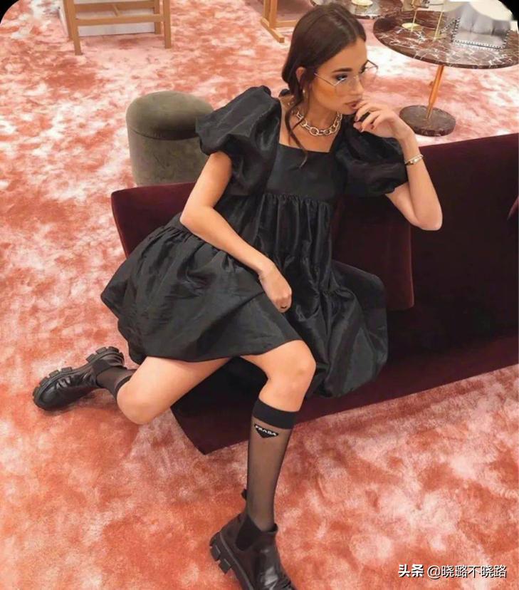 泡泡袖怎么穿最好看,2022年还流行泡泡袖吗