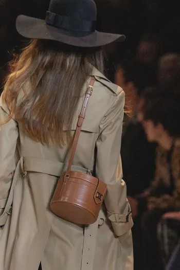 时装周看明星秀场,时装周走秀朋友圈背景