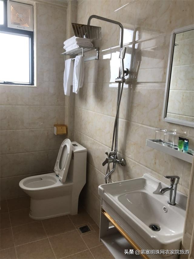 这个地方的海水媲美三亚，阳光，沙滩，海浪-广东双月湾庆利小栈