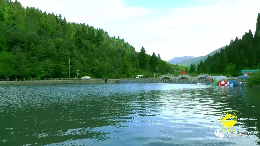 绿色和政春深夏浅风光好山美花浓待君来