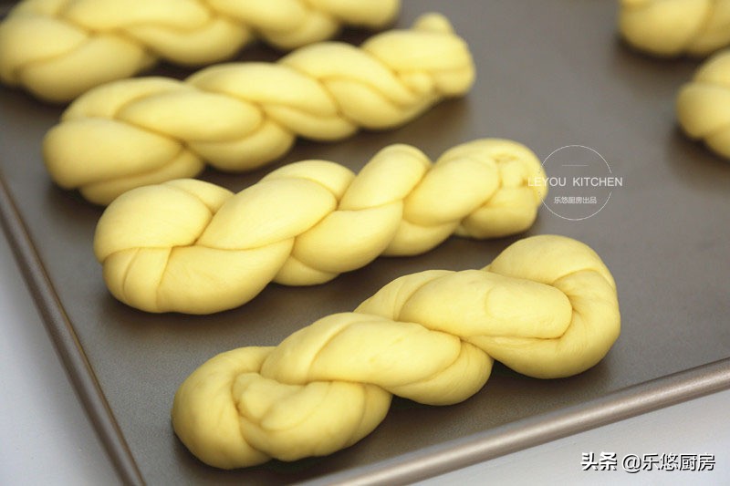 酥脆的麻花怎么和面做,和麻花一样的面包