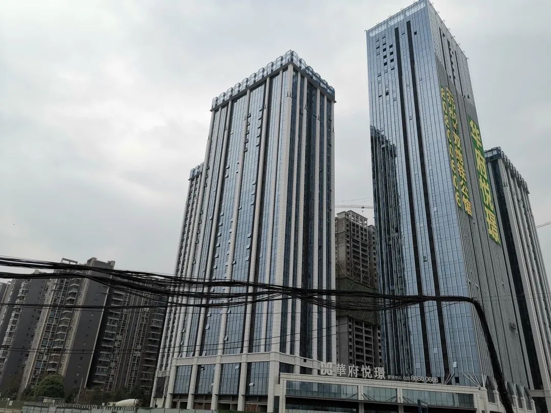 城南首付18万精装修五一特价房源,均价135万起城南纯新盘入市适合谁