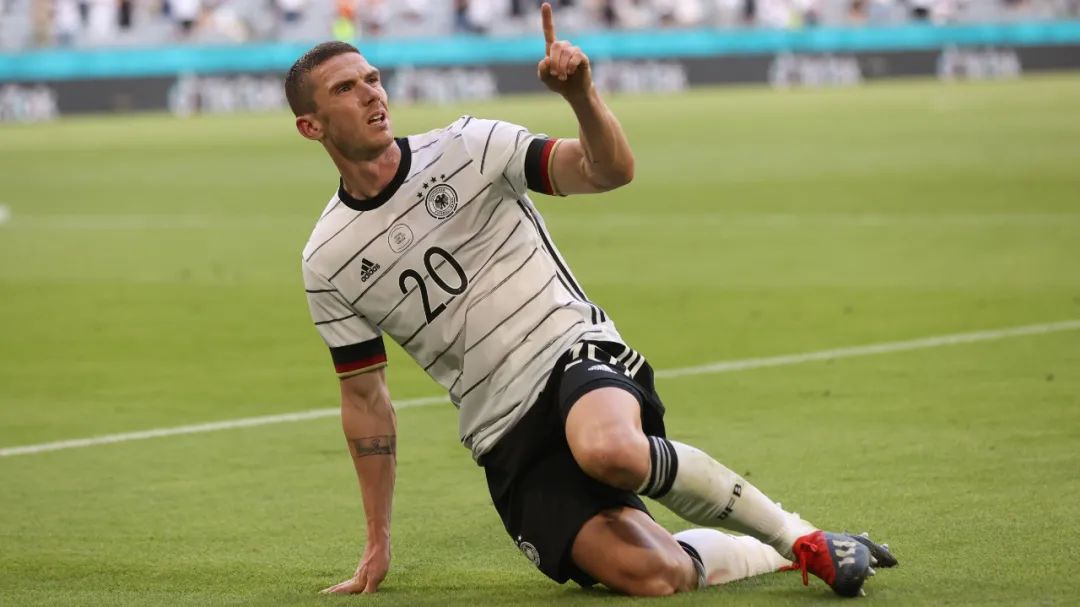 从拒绝交换到成功交换的真实经历,被c罗拒绝换球衣的德国