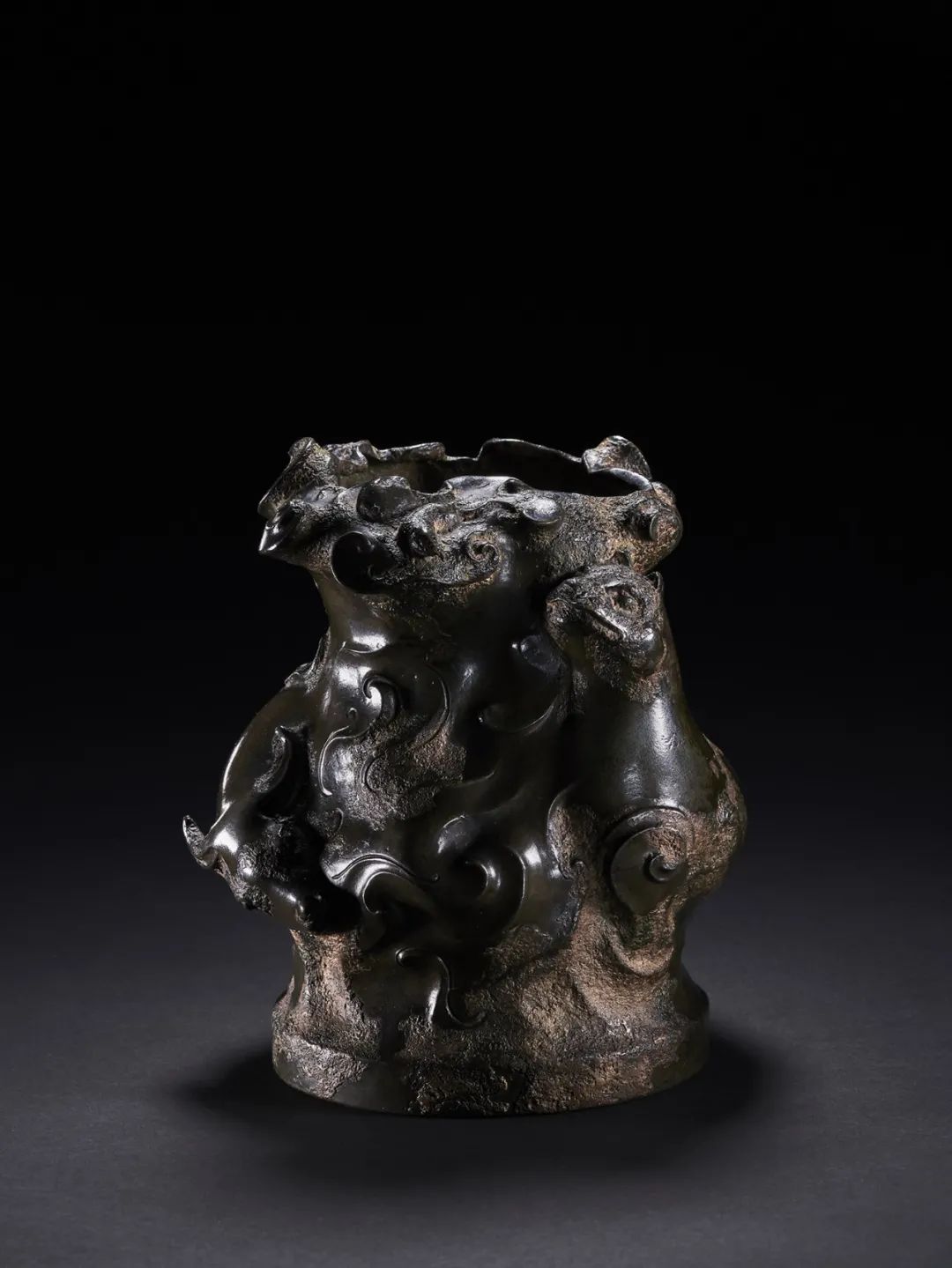 古天一2003年秋拍玉器成交记录,2023年竞价过亿拍品成交现场