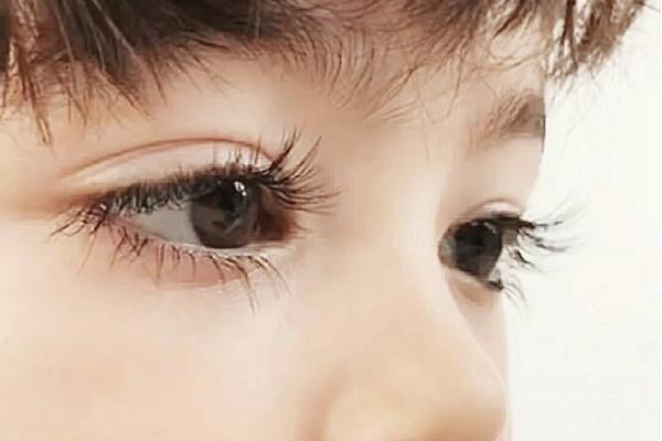 怎么快速练好睫毛,怎样睫毛才能又长又浓密