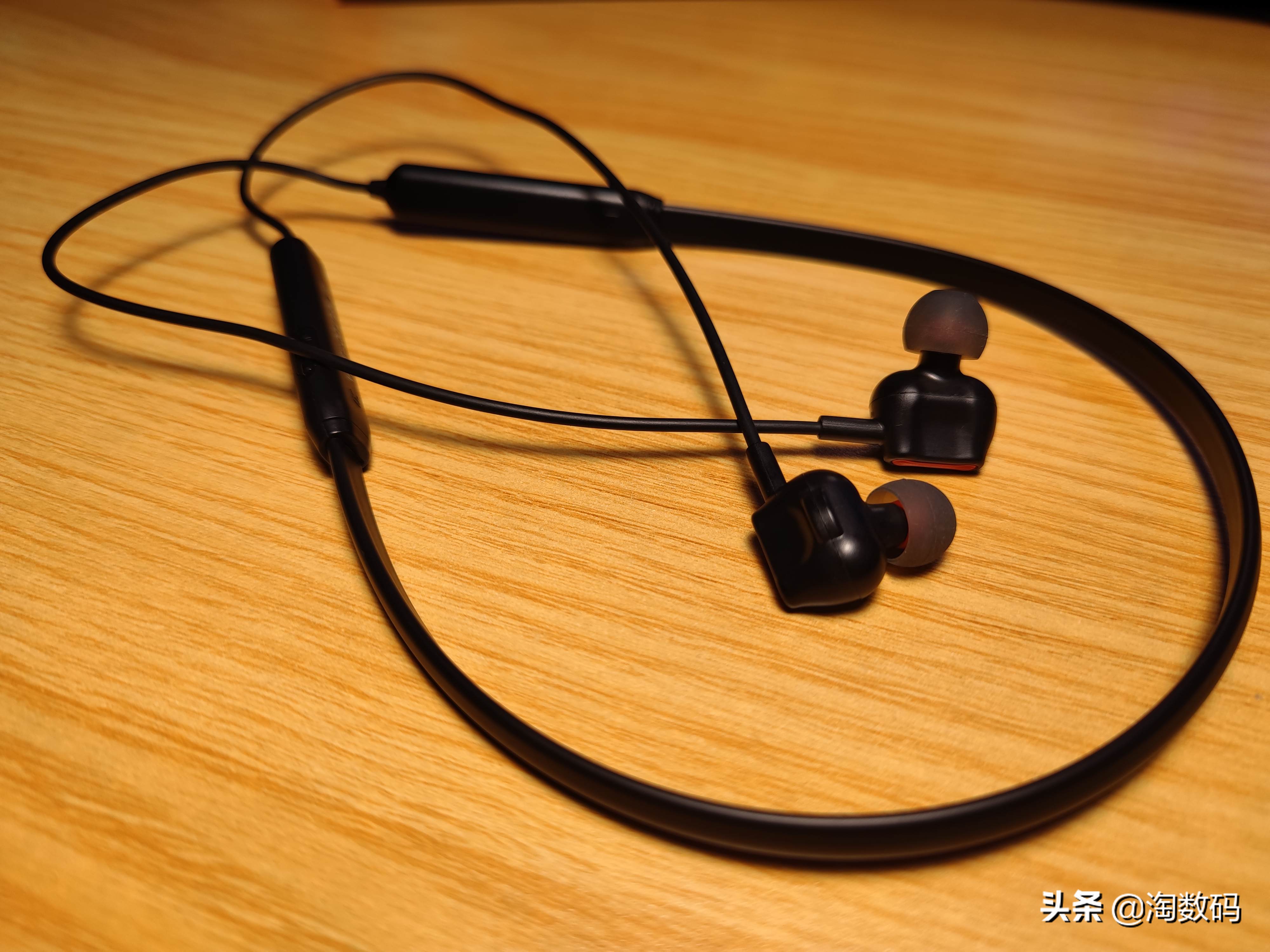 消费再降级:19块钱蓝牙无线耳机配双动圈+AAC音频编码,开箱晒单