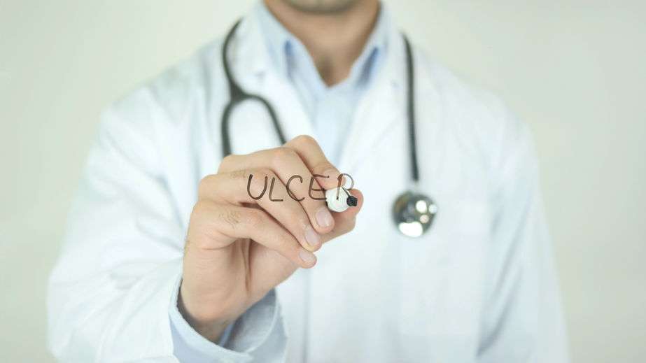 上腹疼是由哪些疾病引起的,胃痛疼痛的症状和表现