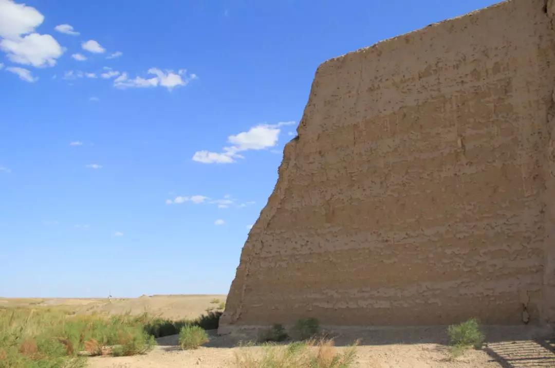 甘肃敦煌什么地方有沙金,敦煌莫高窟在甘肃的什么地方