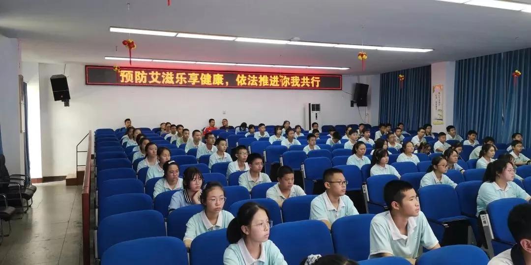 川师附中外国语宏志班重点率,川师大附中宏志班