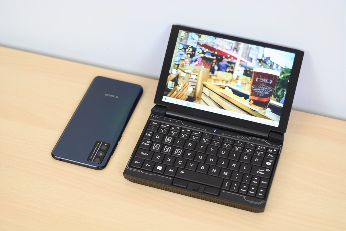 最新游戏笔记本电脑评测,小不点游戏好玩吗