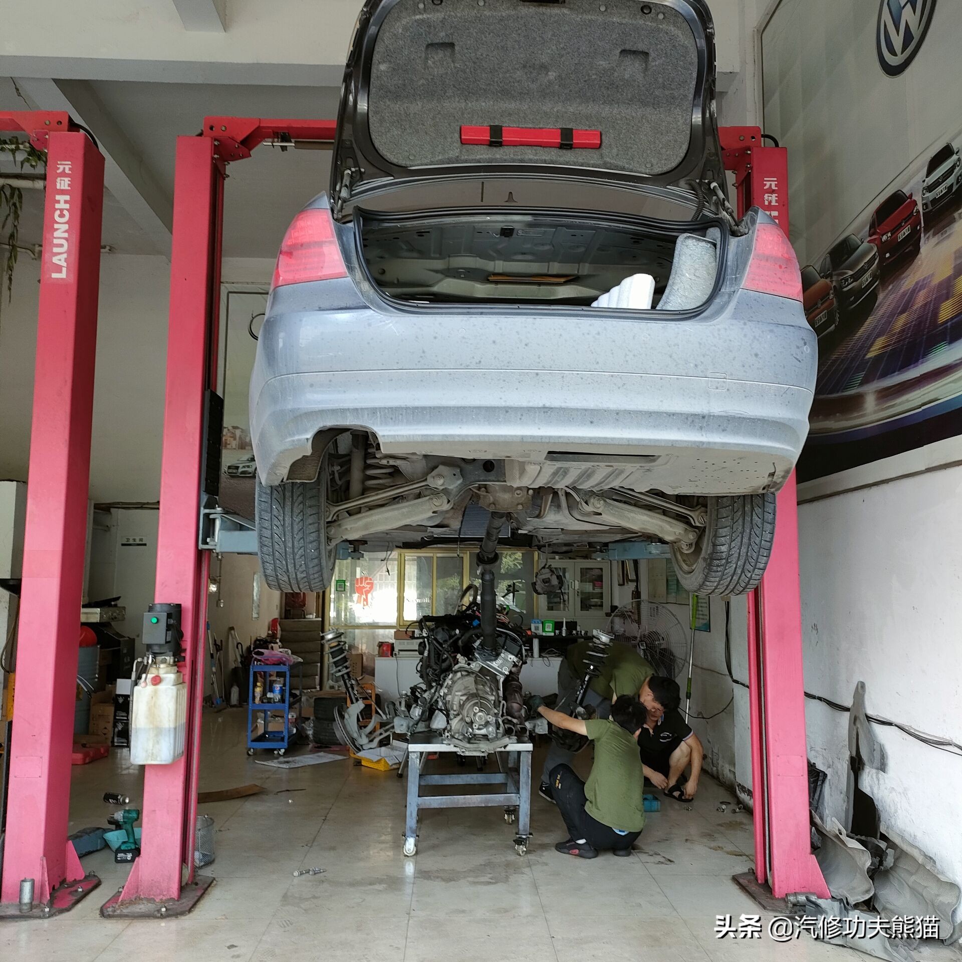 宝马e90325i2007款,宝马e90漏机油通病