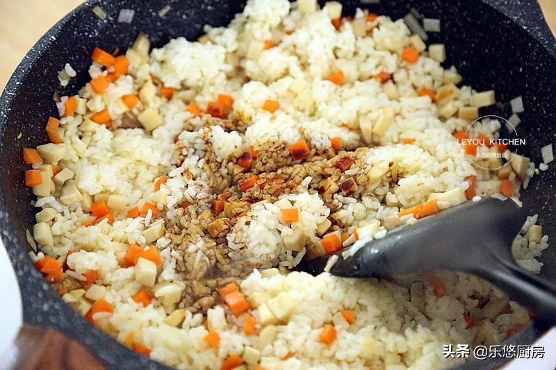 午饭简单快速好吃炒饭,下班到家吃什么