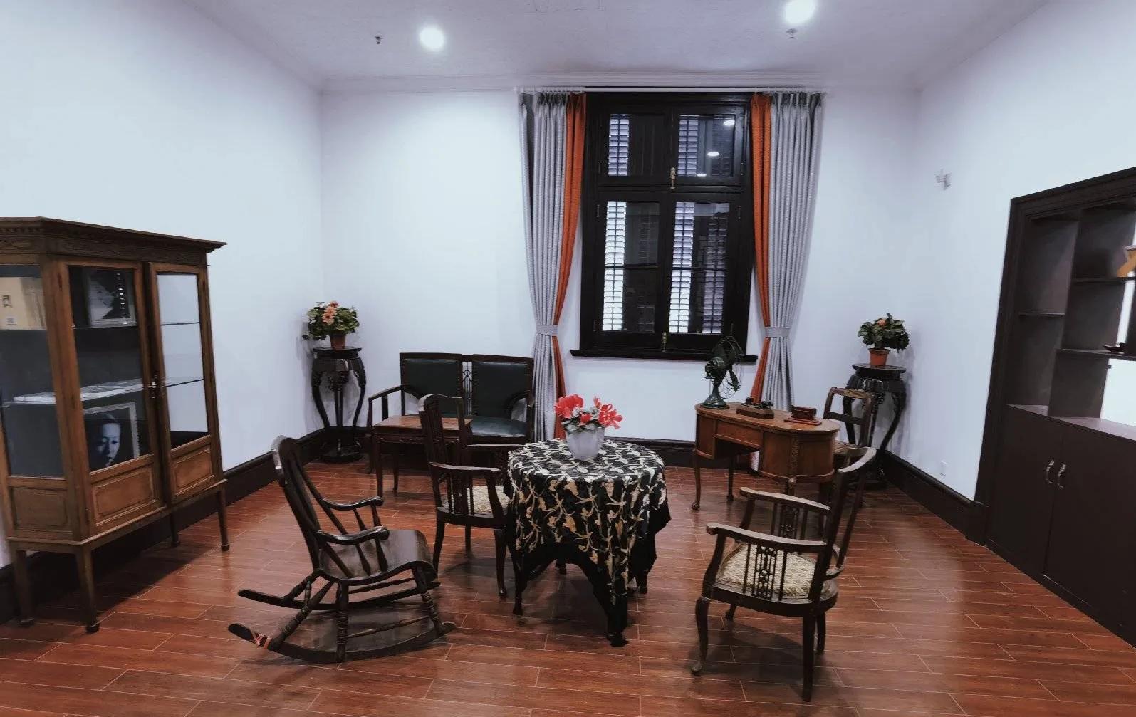 今生今世胡兰成解说,胡兰成张爱玲尘埃里的爱恨