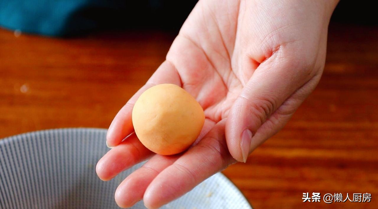 红薯丸子怎么和面好吃,红薯丸子油炸几分钟