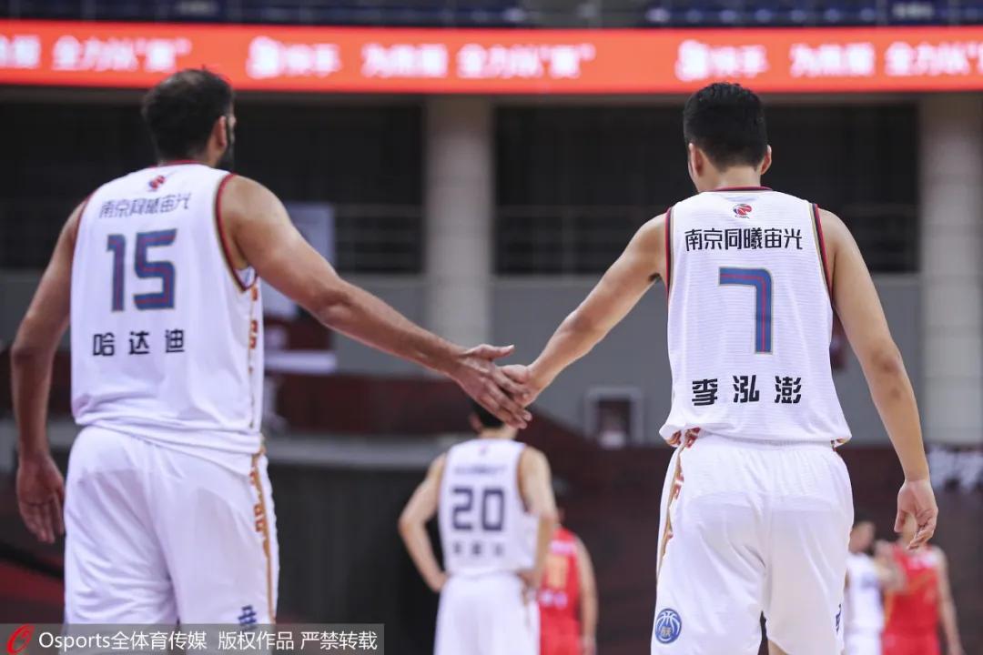 队长死里逃生完整视频,队长重伤出院电视剧