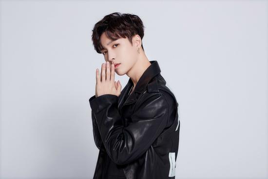 从练习生到当红全能明星：越努力越幸运，浅谈张艺兴的奋斗之路