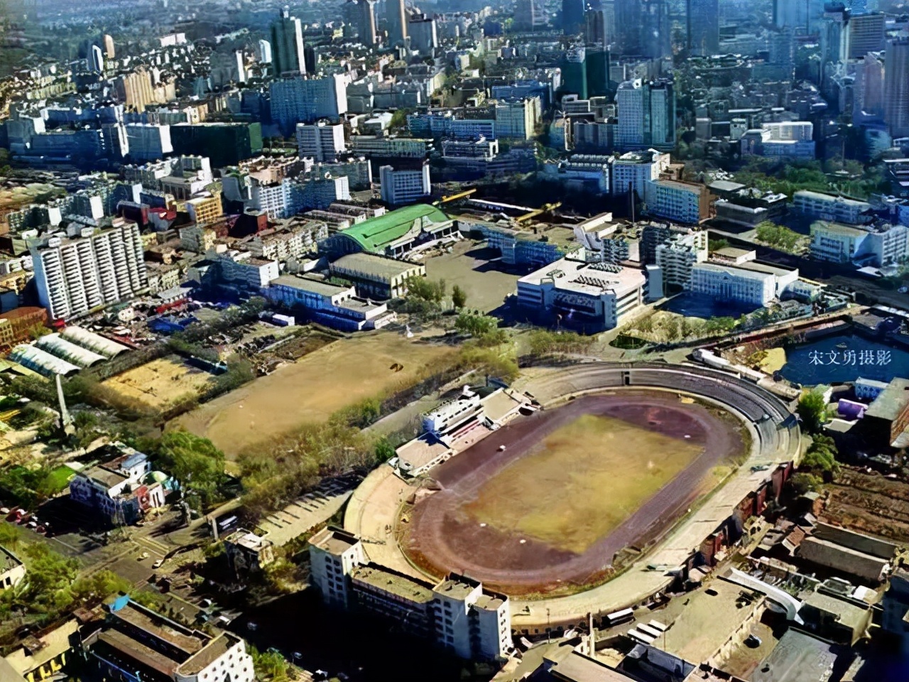 八区体育场蓄水池施工,八区体育场营业时间