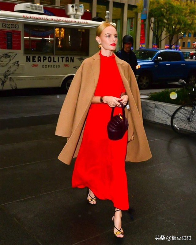 穿来穿去，还是棕色最经典，它的高级“配色穿搭”在这，照穿准美