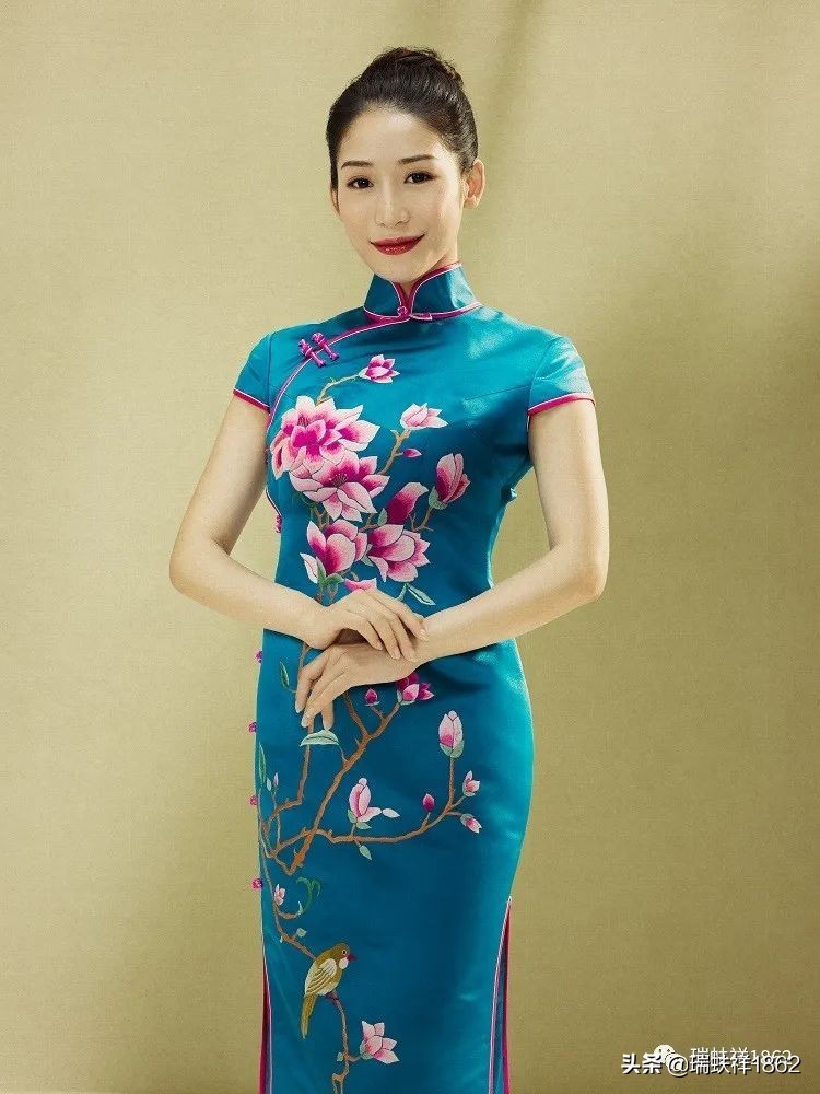 新中式旗袍图片,新中式旗袍古典